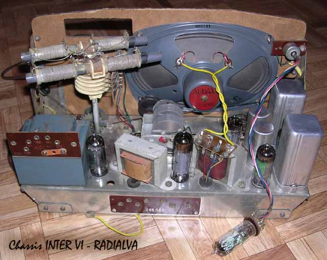 chassis du poste radio INTER VI de Radialva